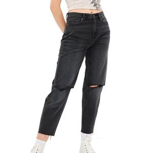 American Eagle Ripped Relaxed Mom Jean
